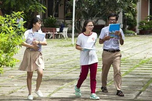 Giáo viên, học sinh phản ứng tích cực với đề tham khảo tốt nghiệp THPT