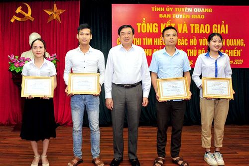 Tổng kết và trao giải Cuộc thi tìm hiểu về 'Bác Hồ với Tuyên Quang, Thủ đô Khu giải phóng - Thủ đô Kháng chiến'