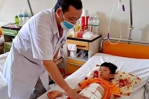 Hơn 7 giờ phẫu thuật cứu sống bệnh nhi bị dập, đứt dạ dày và tụy