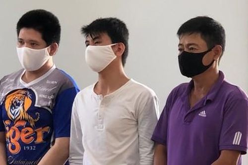 Người cha nhẫn tâm tìm cách gỡ tội cho kẻ xâm hại con gái mình