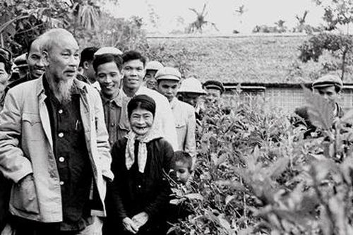 Nghệ sĩ nhiếp ảnh Trịnh Hải: Bồi hồi ký ức những lần được chụp ảnh Bác Hồ