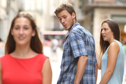 Câu chuyện đằng sau meme 'bạn trai lăng nhăng' nổi tiếng 3 năm trước
