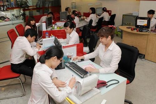 Lợi nhuận ngân hàng giảm mạnh