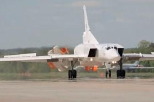 Nga thử nghiệm tên lửa siêu vượt âm mới trên máy bay Tu-22M3