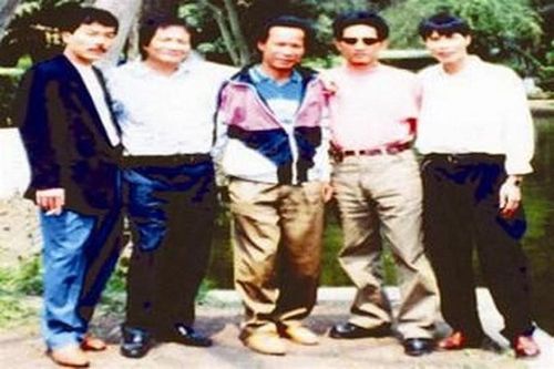 Năm Cam (kỳ 6): Giăng 'đạn bọc đường' hạ gục quan chức