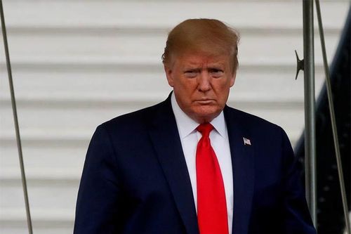 Ông Trump mất bớt ủng hộ vì Covid-19, đối thủ Biden tiến xa hơn