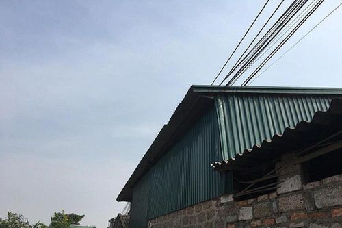 Sửa bồn nước trên mái nhà, người đàn ông ở Nghệ An bị điện giật tử vong