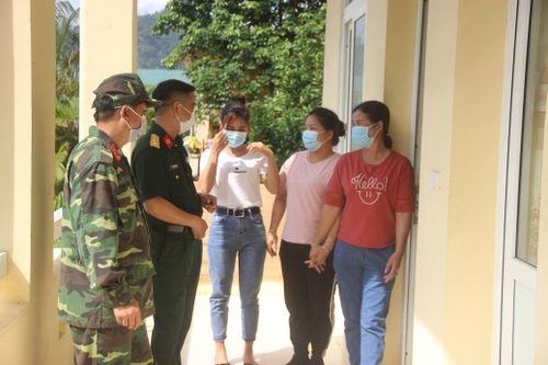 Hơn 100 công dân gia hạn cách ly do thiếu hóa chất xét nghiệm