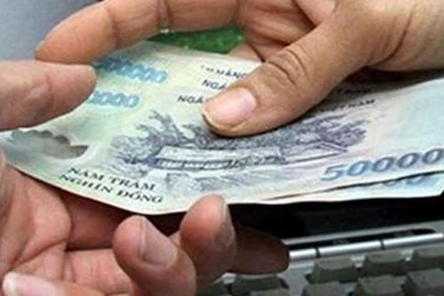 Bắt giám đốc và 4 nhân viên đòi 'hoa hồng' của doanh nghiệp