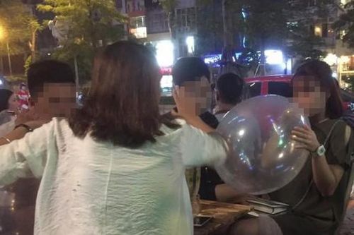 Cấp cứu một cô gái 26 tuổi ngộ độc vì hít bóng cười