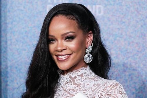 Bỏ bê phòng thu nhưng Rihanna vẫn có tài sản hơn 13.000 tỷ đồng nhờ bán 'kem trộn'