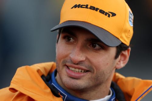 Carlos Sainz thế chỗ Vettel tại Ferrari
