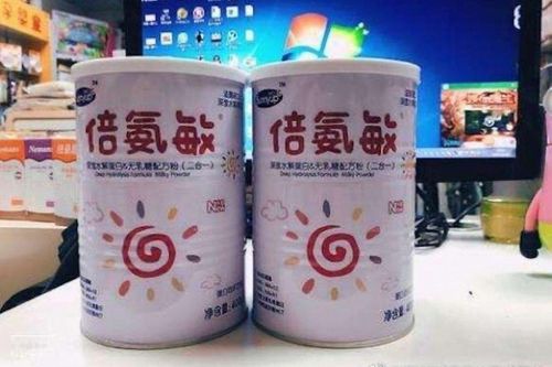 Trung Quốc điều tra sữa công thức giả khiến trẻ tự đập đầu