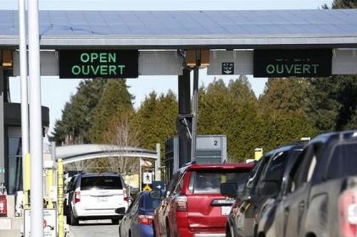 Mỹ và Canada kéo dài hạn chế đi lại giữa hai nước đến 21/6