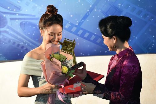 Ẵm cánh diều vàng, Hồng Diễm nghĩ mình không còn một màu