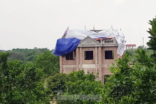 Lại tái diễn tình trạng 'xẻ núi bạt đồi' xây biệt thự ở Ba Vì