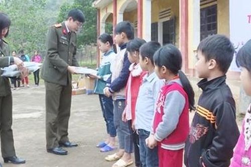 Phòng An ninh đối nội - Công an tỉnh Phú Thọ: Phát huy sức mạnh từ cộng đồng