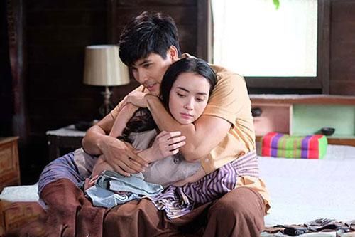Đêm hôm chồng về nhà với chiếc bánh sinh nhật nát bét
