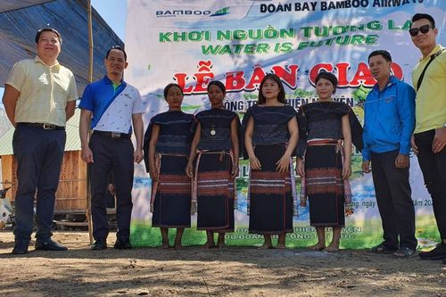 Bamboo Airways bàn giao công trình nước sạch tại huyện Kbang