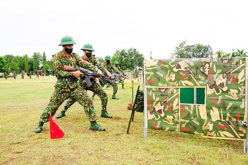 Chiến sĩ mới trên thao trường