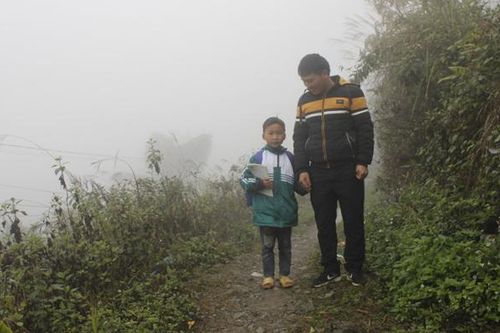 Bài 4: Người chèo đò trên núi
