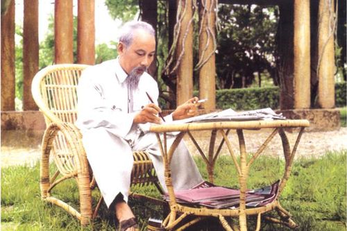 Đạo đức Hồ Chí Minh - Tấm gương sáng ngời cho mỗi chúng ta