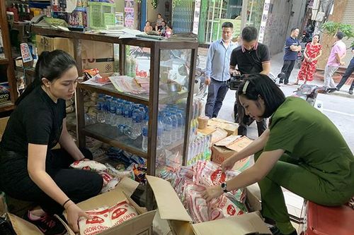 Phát hiện hơn 1 tấn bột ngọt giả, tạm giữ 6 đối tượng
