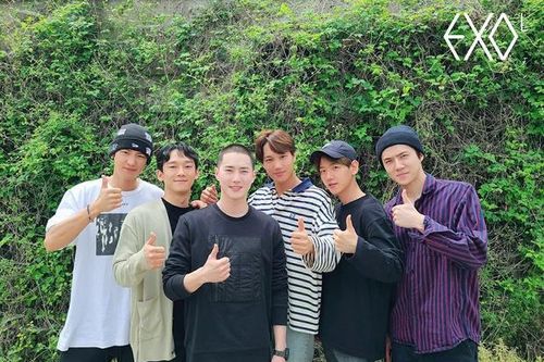 Suho (EXO) bị phản ứng sau vụ đi nhập ngũ bằng xe chuyên dụng