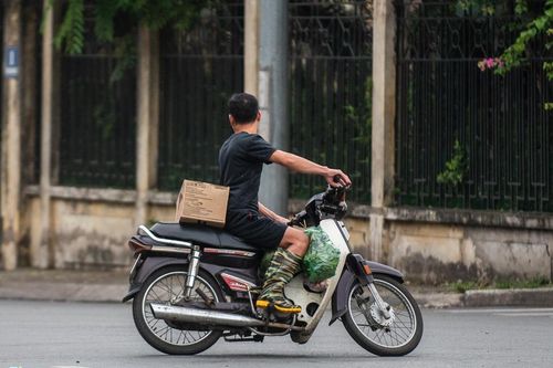 Quay xe bỏ chạy, tăng ga thông chốt khi gặp CSGT