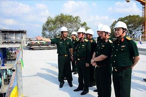 Thượng tướng Trần Đơn làm việc tại Bệnh viện Quân y 175