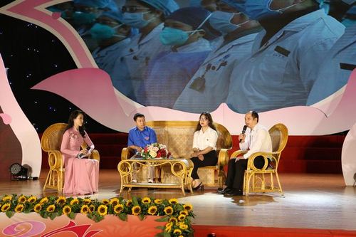 Tuyên dương 90 gương đảng viên trẻ Thủ đô tiêu biểu làm theo lời Bác