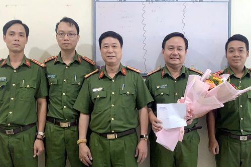 Khen thưởng thành tích đấu tranh, phòng chống tội phạm