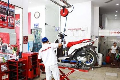 TP.HCM: Người dân được kiểm tra khí thải, bảo dưỡng xe máy miễn phí