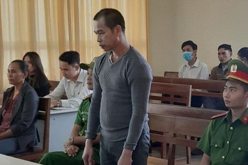 Kẻ thủ ác dùng dao đoạt mạng vợ hờ