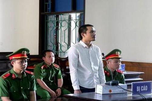 Tuyên án tử hình kẻ vận chuyển 6 bánh heroin