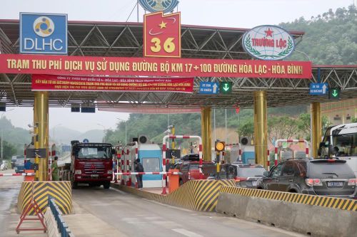 Bộ GTVT đề nghị tăng giá dù DN vận tải than khổ, kêu cứu xin giảm phí BOT