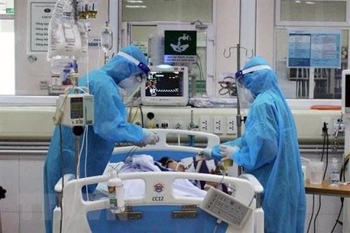 Phi công người Anh có biểu hiện nhiễm trùng nhiều tạng, vẫn đang nguy kịch