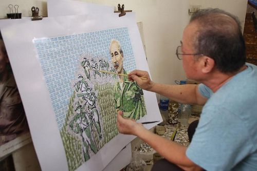 Họa sĩ ghép tranh Bác Hồ từ 3.000 con tem