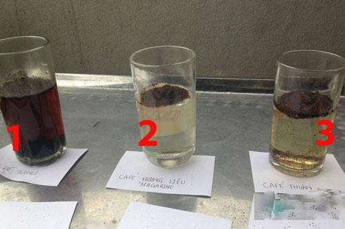 Dùng 1 cốc nước lọc theo cách này, 'vạch mặt' ngay loại cà phê nào độc hại