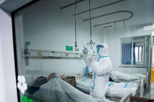 50 người muốn tặng một phần phổi để cứu sống phi công người Anh mắc COVID-19 nặng