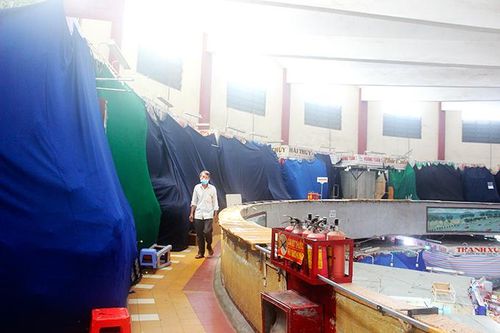 Tiểu thương chợ Đầm nghỉ bán vì ế ẩm