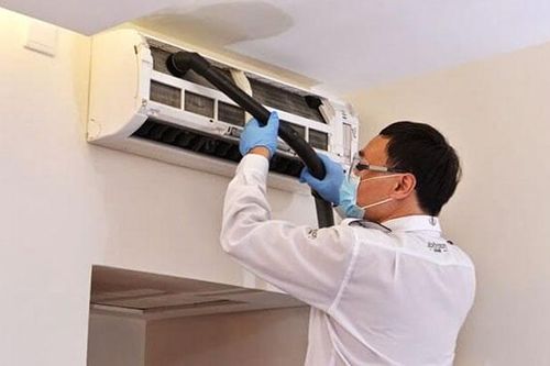 Thời tiết oi bức, 'nóng' dịch vụ sửa chữa điều hòa
