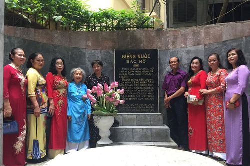Bài thơ 'Giếng nước Bác Hồ' và câu chuyện của nguyên nữ phóng viên Báo Hànôịmới