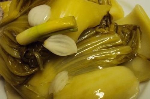 Công thức chuẩn muối dưa cải bẹ giòn vàng, chua ngon, ngấu, đảm bảo 100% thành công