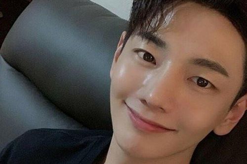 Nam diễn viên Park Ji Hoon qua đời ở tuổi 31 vì ung thư dạ dày