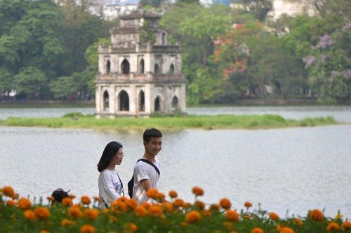 Bình yên phố đi bộ hồ Hoàn Kiếm