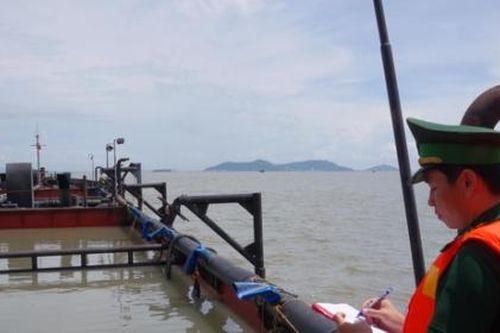 TP.HCM: Cấp cứu 1 thuyền viên từ Philippines về bị sốt