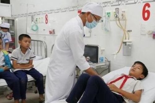 Hải Phòng: Gần 30 học sinh lớp 5 ngộ độc vì uống nước giải khát