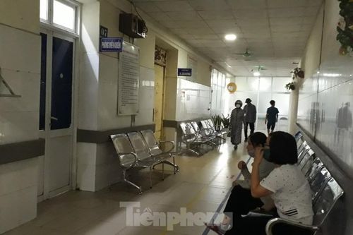 Bệnh viện tại Bắc Ninh tắc trách, đưa hàng loạt bệnh nhân vào phòng chụp X-quang