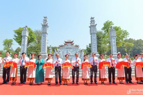 Khánh thành Đền Chung Sơn - Đền thờ gia tiên Chủ tịch Hồ Chí Minh